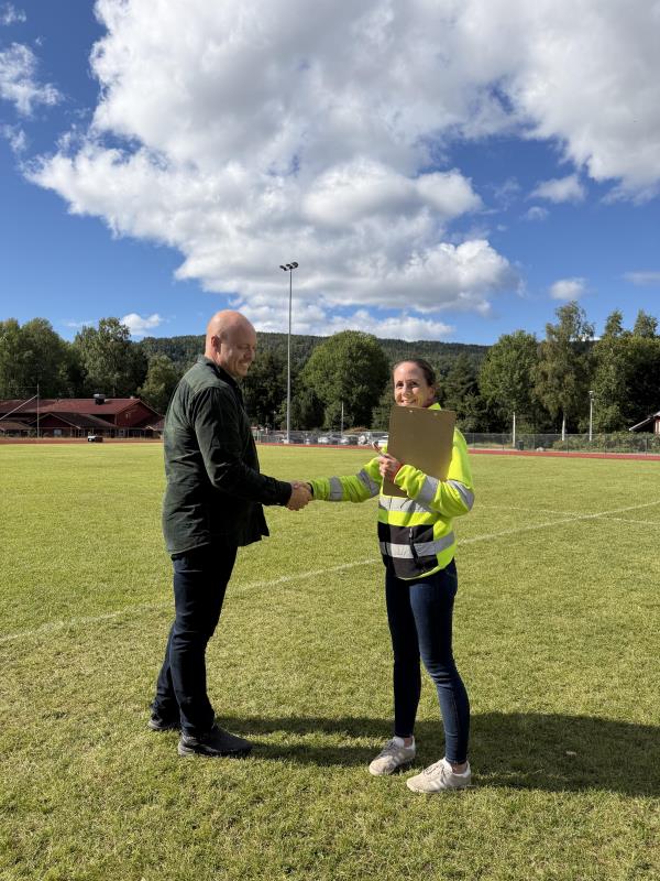 Lenke til artikkel: Overtakelsen av Noresund stadion er formelt gjennomført