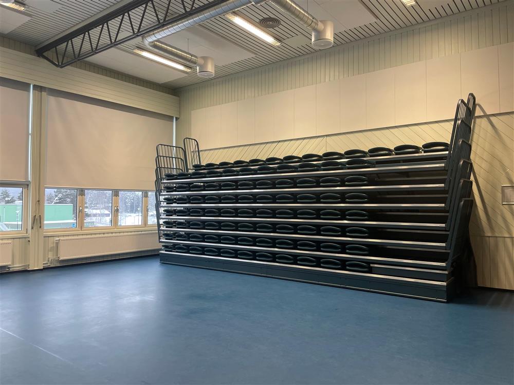 Innvendig i et samfunnshus - Klikk for stort bilde