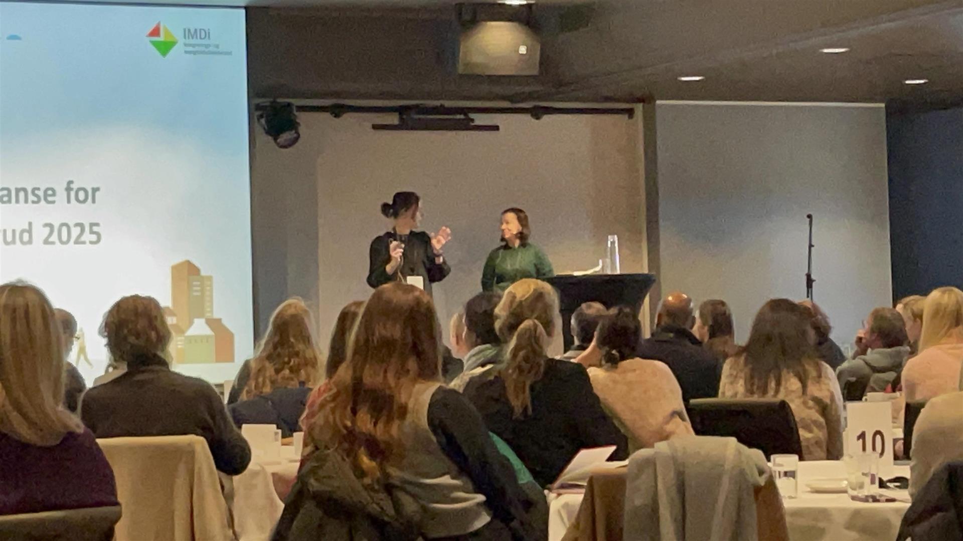 Virksomhetsleder for forebyggende helse og flyktningkonsulent Nadiia Helgesplass. Begge deltok på Regional integreringskonferanse